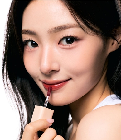 House of Hur Glowy Ampoule Tint brillant à lèvres longue tenue pour un effet naturel