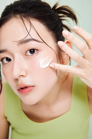 House of Hur Phyto Brew Matcha Dual Cream And Gel Hydrating and Brightening Face Cream dual