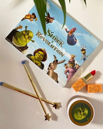 I Heart Revolution X Shrek Happily Ever After eyeshadow palette