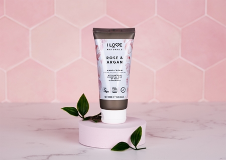 I Love Naturals Rose & Argan kosteuttava käsivoide tuoksuu ruusulle