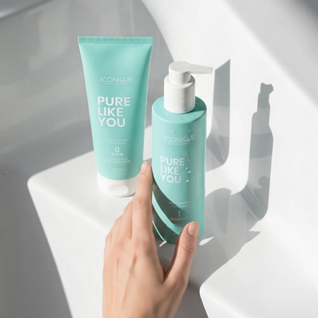 ICONIQUE Professional PURE LIKE YOU Set Shampoo 250 ml Scrub 200 ml BrushArt Massage Brush Geschenkset für Haare und Kopfhaut