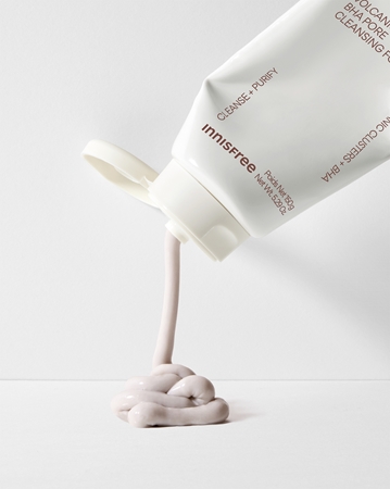 innisfree Volcanic BHA Pore Cleansing Foam Gentle Cleansing Foam to smooth skin and minimise pores