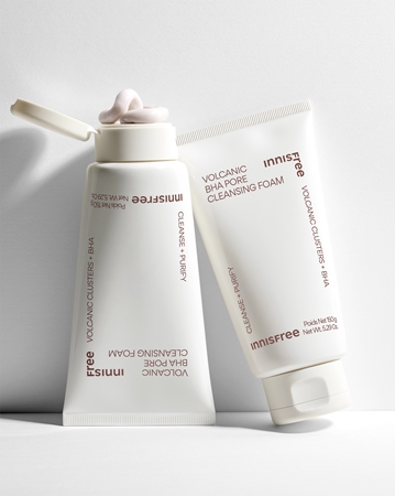 innisfree Volcanic BHA Pore Cleansing Foam Gentle Cleansing Foam to smooth skin and minimise pores