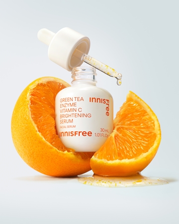 innisfree Green Tea Enzyme Vitamin C Brightening Serum Vitamin C Brightening Serum to even out skin tone