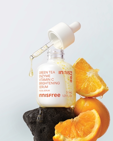 innisfree Green Tea Enzyme Vitamin C Brightening Serum Vitamin C Brightening Serum to even out skin tone