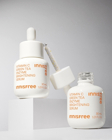 innisfree Green Tea Enzyme Vitamin C Brightening Serum Vitamin C Brightening Serum to even out skin tone