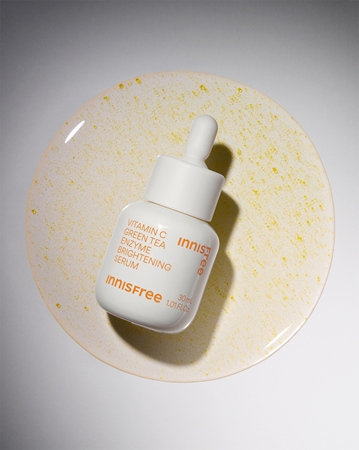 innisfree Green Tea Enzyme Vitamin C Brightening Serum Vitamin C Brightening Serum to even out skin tone