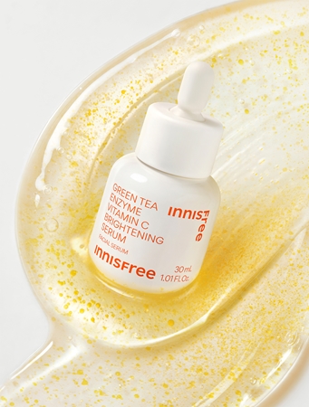 innisfree Green Tea Enzyme Vitamin C Brightening Serum Vitamin C Brightening Serum to even out skin tone