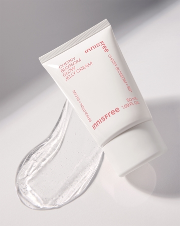 innisfree Cherry Blossom Glow Jelly Cream Deep Moisturizing Cream with a brightening effect