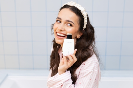 innoGIO GIOperfect GIO-730 with EMS Therapy ultrasonic face scrubber