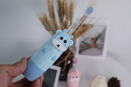 innoGIO GIOGiraffe Sonic Toothbrush spazzolino sonico per bambini