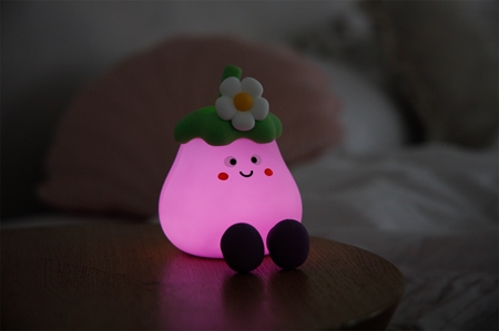 innoGIO GIOeggplant dimmable LED lamp for kids