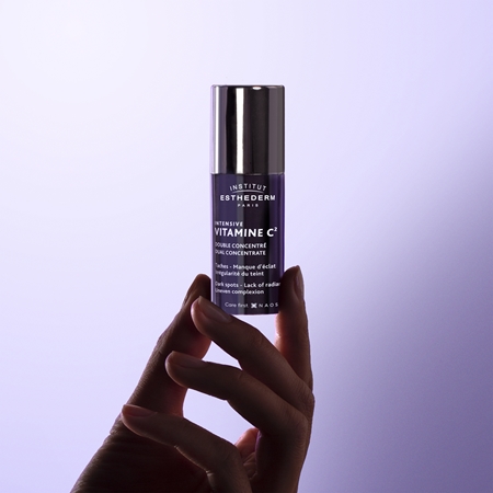 Institut Esthederm Intensive Vitamine C Serum rozjasňující sérum s vitaminem C