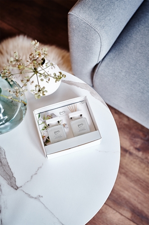 ipuro Essentials White Lily dárková sada