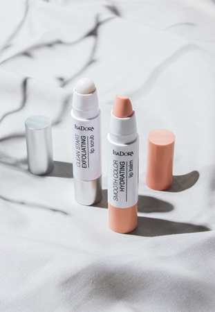 IsaDora Clean Start Exfoliant pentru buze