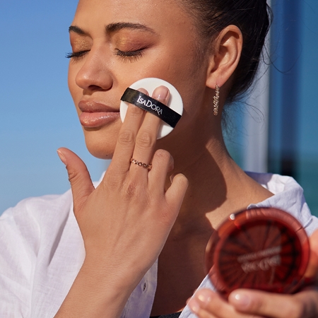IsaDora Bronzing Powder bronzer