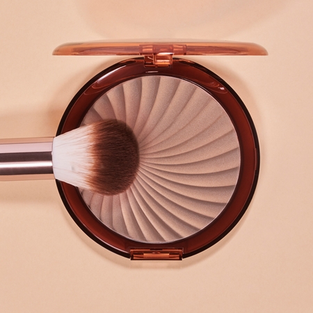 IsaDora Bronzing Powder bronzer
