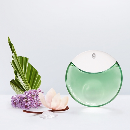 Issey Miyake A drop d'Issey Essentielle Eau de Parfum pentru femei