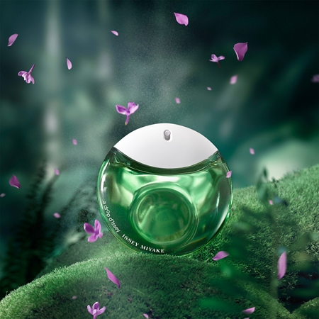 Issey Miyake A drop d'Issey Essentielle Eau de Parfum pentru femei