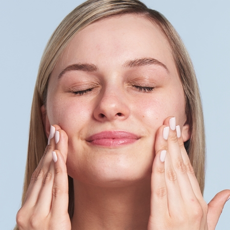 IT Cosmetics Bye Bye Dark Spots sérum corretor clareador antimanchas com niacinamida