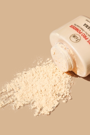 J.Cat Beauty Luxe Pro loose setting powder with matt effect