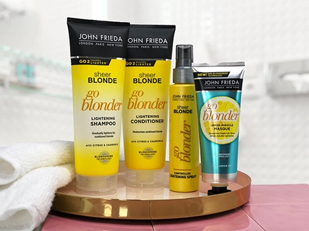 John Frieda Sheer Blonde Go Blonder mocné zesvětlující sérum pro přírodní blond odstíny