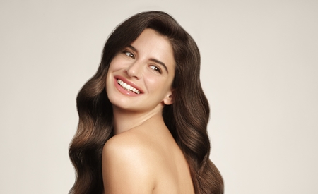 John Masters Organics Scalp Stimulanting Shampoo with Spermint & Medosweet stimulující šampon s mátou peprnou