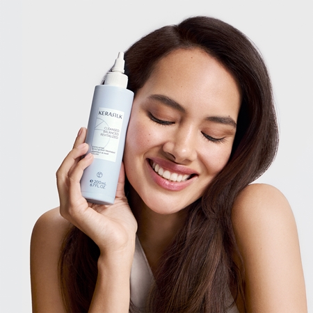 KERASILK Specialists Exfoliating Scalp & Hair Treatment cuidado pré-champô com efeito esfoliante