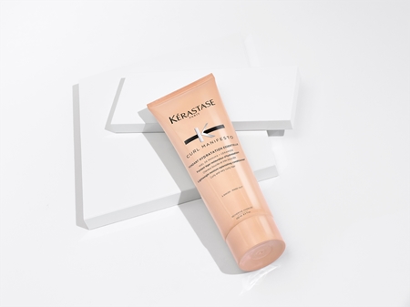 Kérastase Curl Manifesto Fondant Hydration Essentielle après-shampoing hydratant et nourrissant pour cheveux bouclés et frisé