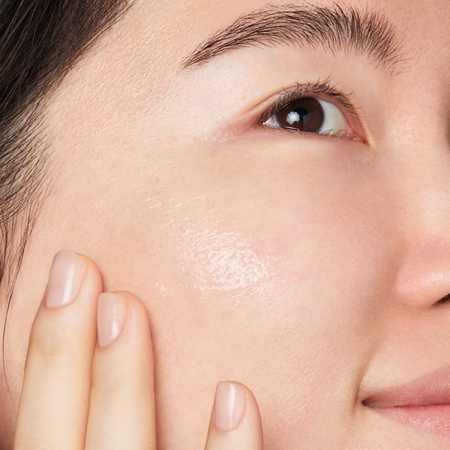 Kiehl's Vital Skin-Strengthening Super Serum erősítő szérum minden bőrtípusra, beleértve az érzékeny bőrt is