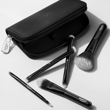 KIKO Milano Travel Brush Set kit de pinceaux avec étui