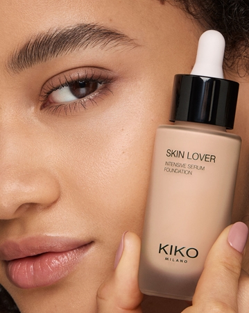 KIKO Milano Skin Lover Intensive Serum Foundation langlebiges Flüssig Make-up mit feuchtigkeitsspendender Wirkung