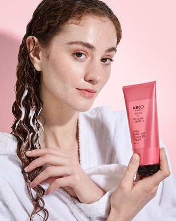 KIKO Milano Spiral Shine Hair Enhancer Cream spülfreie Haarpflege Lockenpflege für lockiges Haar