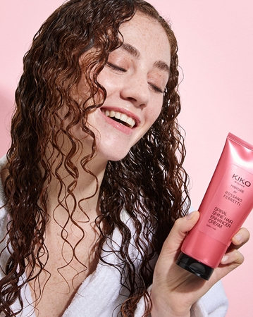 KIKO Milano Spiral Shine Hair Enhancer Cream spülfreie Haarpflege Lockenpflege für lockiges Haar