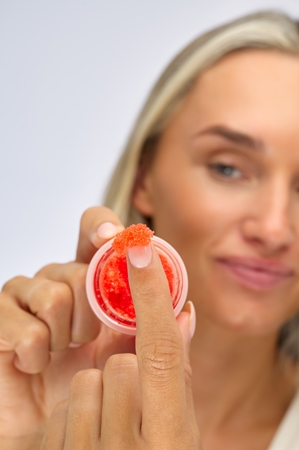 Killer Lips Prep Talk Lip Scrub Strawberry gommage lèvres