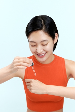 Dear Klairs Vitamin Drop kosteuttava kasvoseerumi sisältää C-vitamiinia