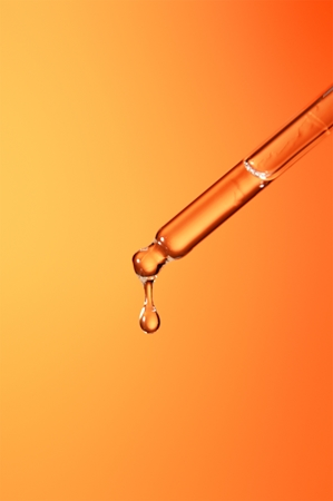 Dear Klairs Vitamin Drop kosteuttava kasvoseerumi sisältää C-vitamiinia