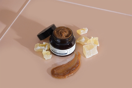 Klairs Gentle Black Sugar Facial Polish kosteuttava kasvokuorinta