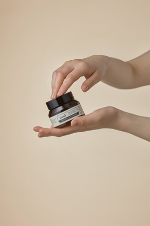 Klairs Gentle Black Sugar Facial Polish kosteuttava kasvokuorinta