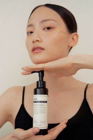 Klairs Gentle Black Deep Cleansing Oil Deep Cleansing Oil for oily skin