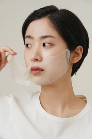 Klairs Rich Moist Soothing Tencel Sheet Mask Calming Face Sheet Mask with moisturising effect