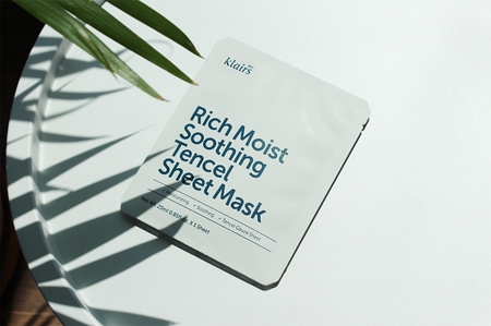 Klairs Rich Moist Soothing Tencel Sheet Mask Calming Face Sheet Mask with moisturising effect