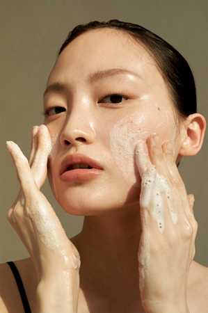 Klairs Gentle Black Fresh Cleansing Oil Gentle Cleansing Oil for oily skin