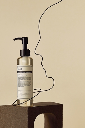 Klairs Gentle Black Fresh Cleansing Oil Gentle Cleansing Oil for oily skin