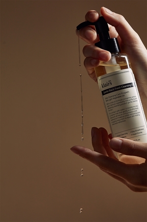 Klairs Gentle Black Fresh Cleansing Oil Gentle Cleansing Oil for oily skin