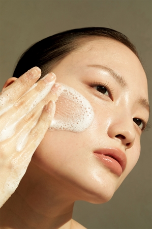 Klairs Gentle Black Facial Cleanser gel nettoyant doux peaux sensibles