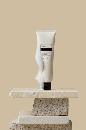 Klairs Gentle Black Facial Cleanser gel nettoyant doux peaux sensibles