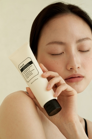 Klairs Gentle Black Facial Cleanser gel nettoyant doux peaux sensibles