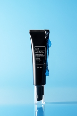 Klairs Midnight Blue Clearing Water Cream Light Moisturizing Cream to brighten and smooth the skin