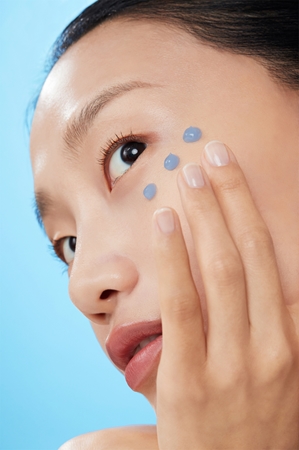 Klairs Midnight Blue Clearing Water Cream Light Moisturizing Cream to brighten and smooth the skin